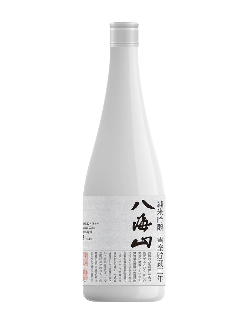 Hakkaisan Yukimuro 3 Year Aged Junmai Daiginjo Bottle